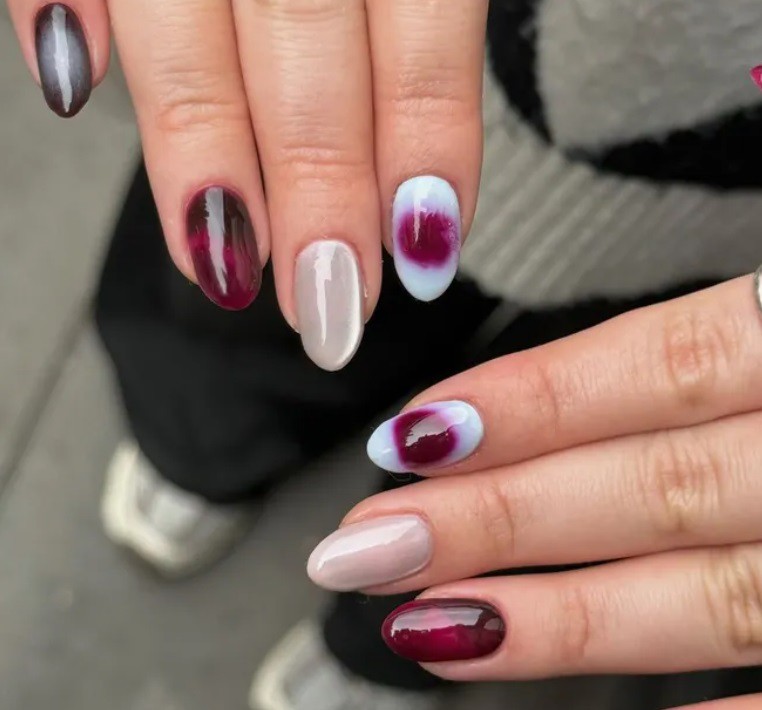 Идеи за маникюр с „цъфтящ“ лак