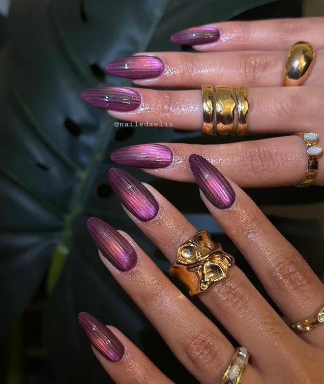 Лилаво стъкло