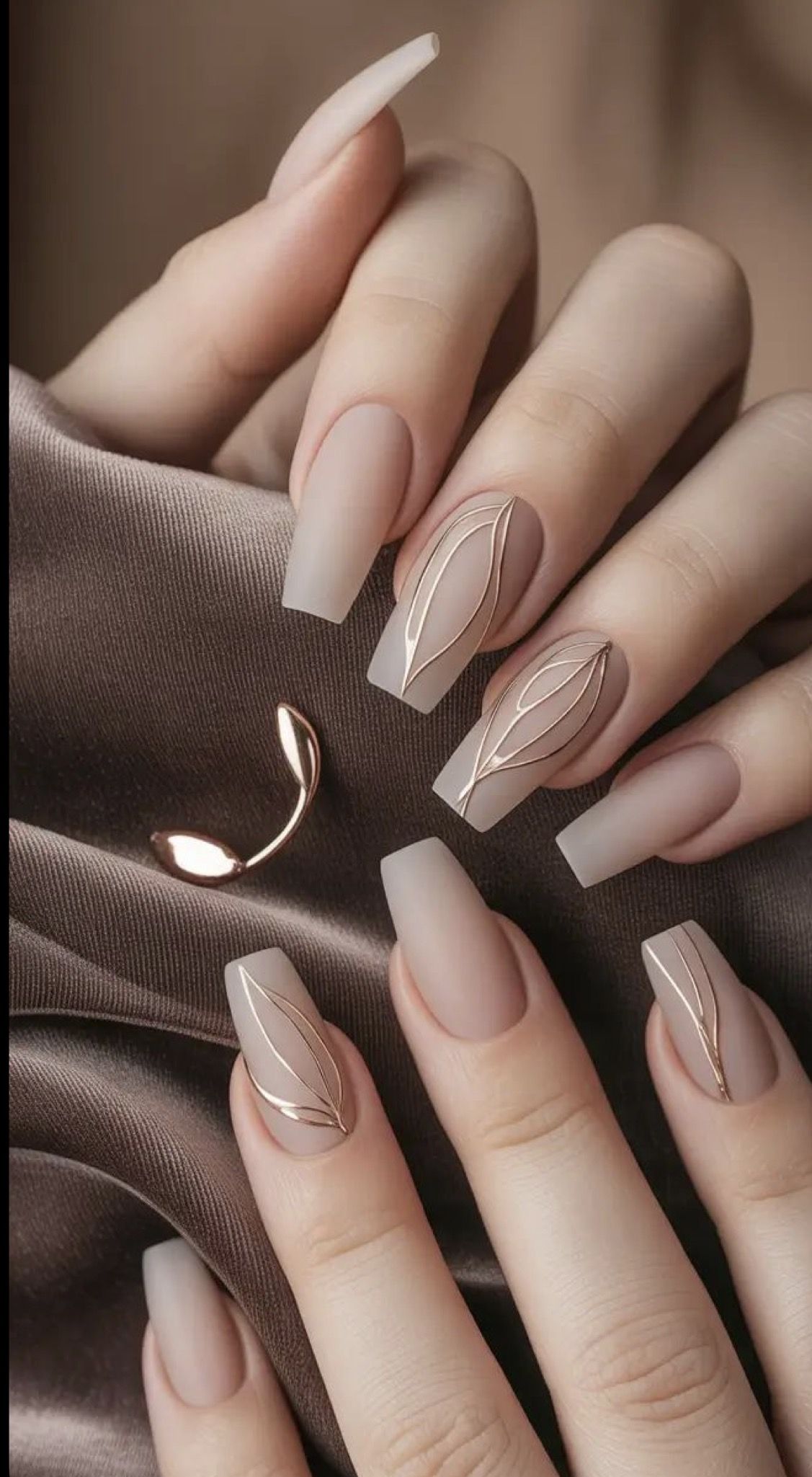 Маникюр за бал 2026