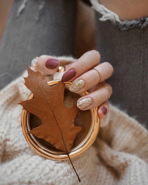 Есен върху ноктите 