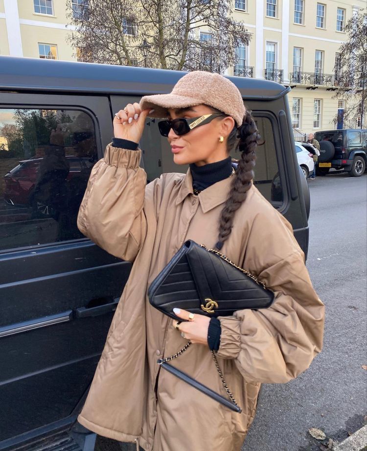 5. Шапка с козирка 