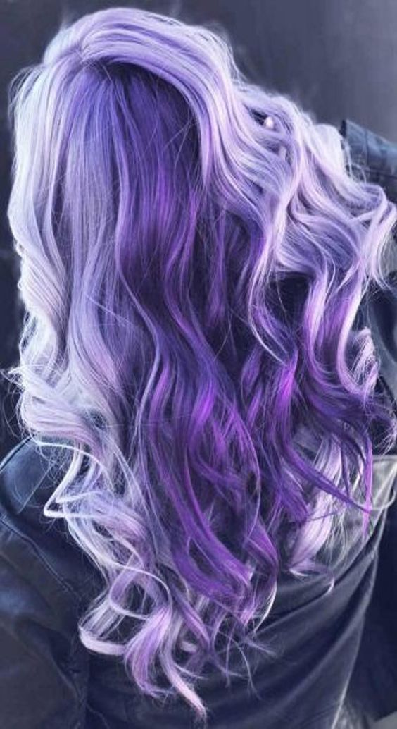 Лилав цвят на косата