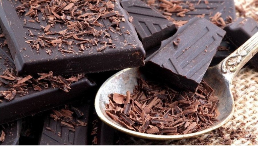 Телец - черен шоколад