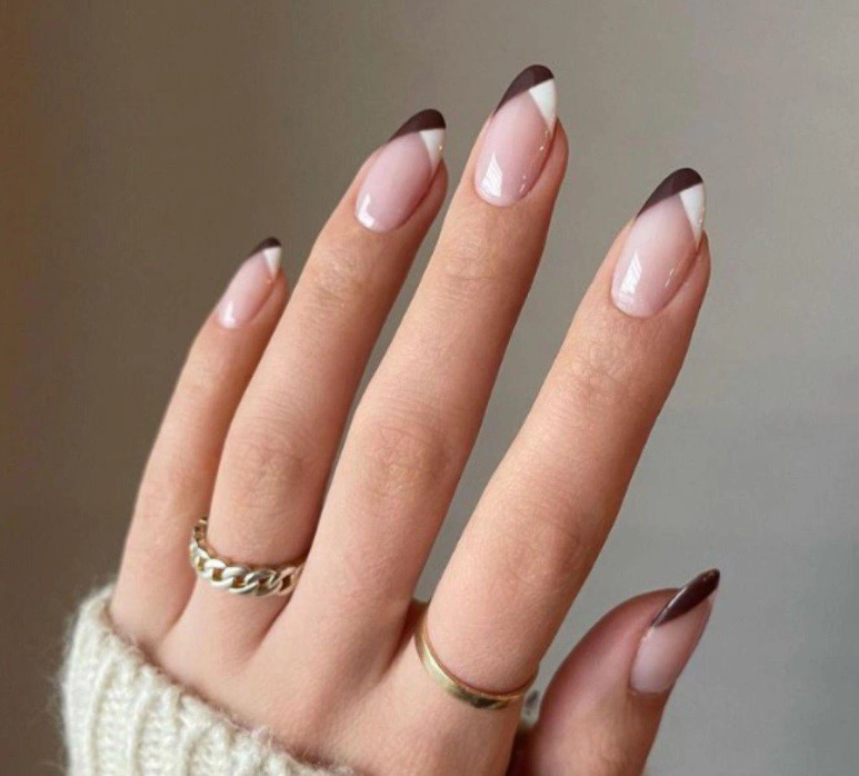 Геометричен френски маникюр