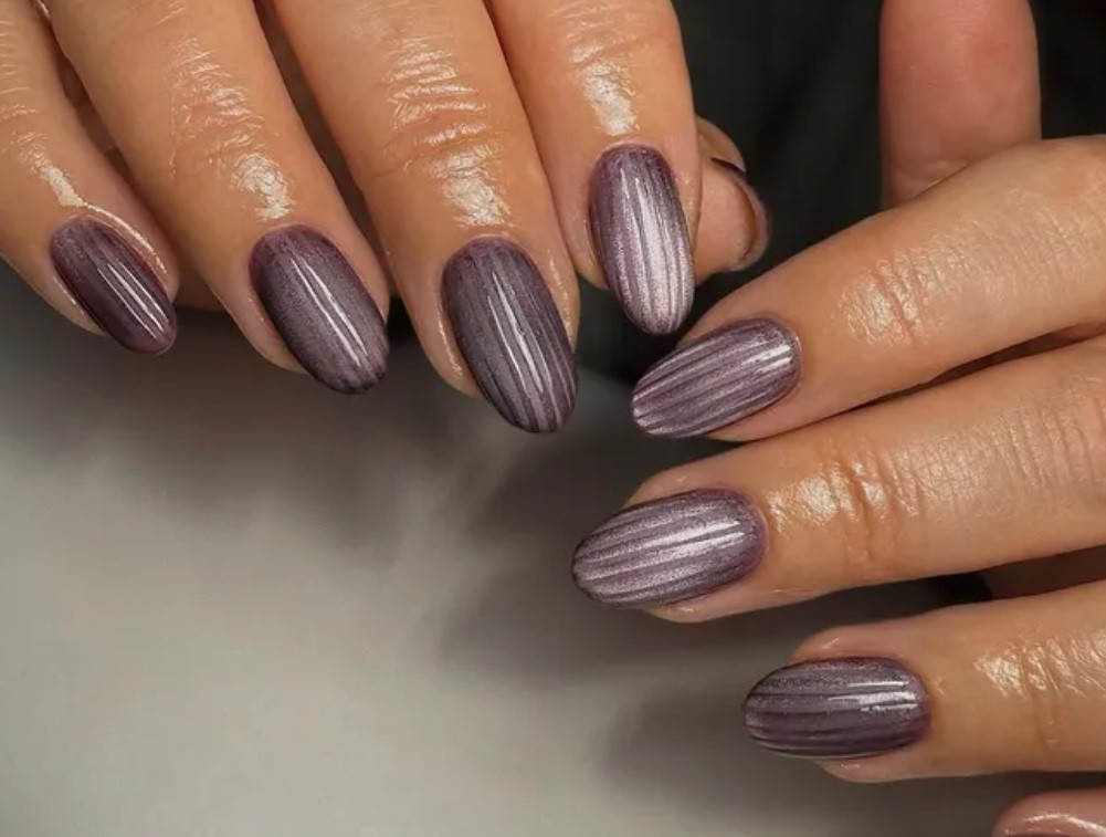 Лилаво стъкло