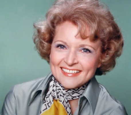 Бети Уайт през 1977 година