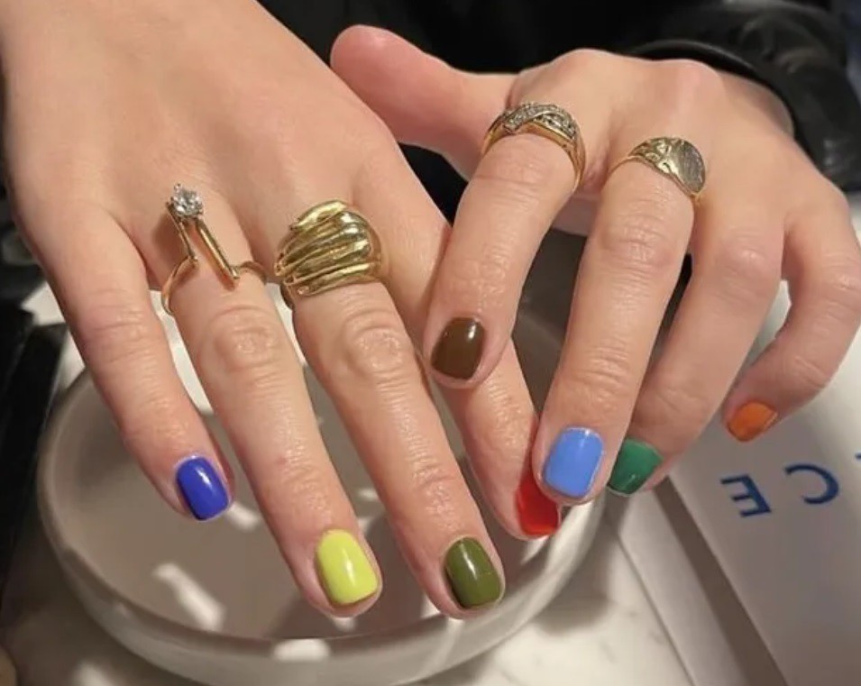 Дъга в стил минимализъм