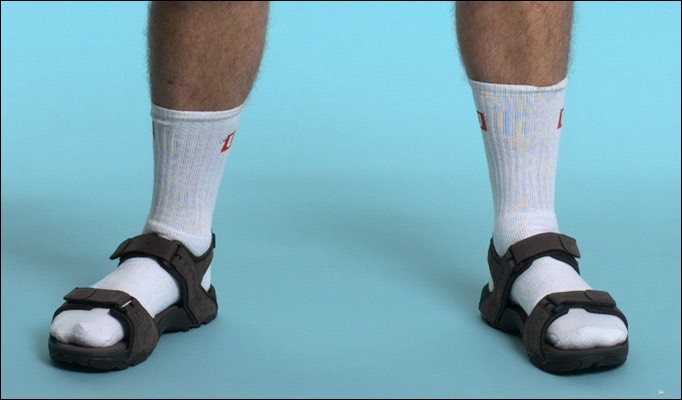Чорапи със сандали