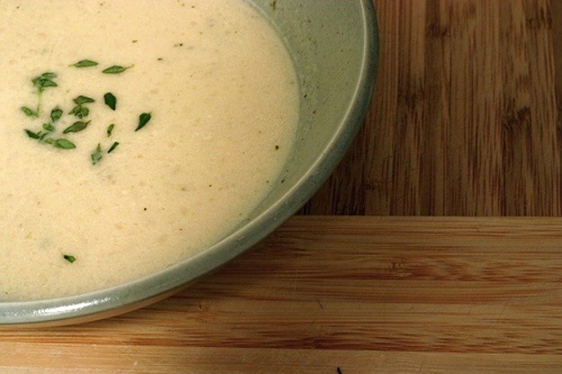 12. Лечебна супа от чесън