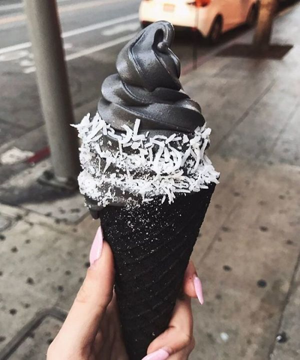 Черен сладолед
