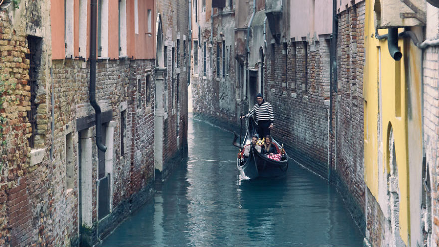 Гондола във Венеция. Италия