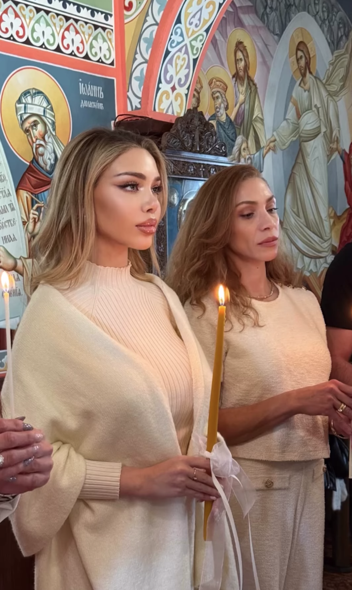 Анна с майка си