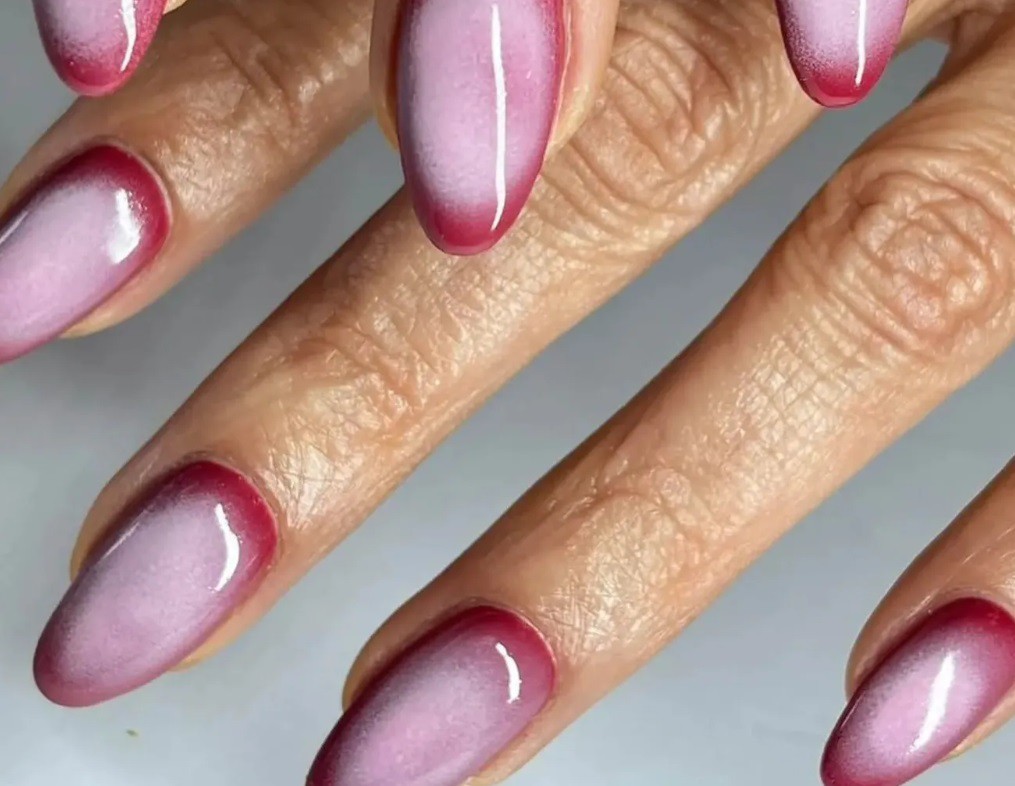 Градиент в бордо и розови тонове