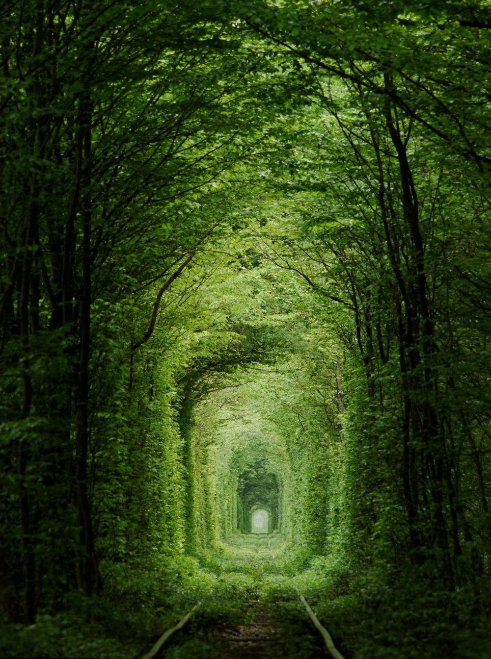 Тунел на любовта, Украйна