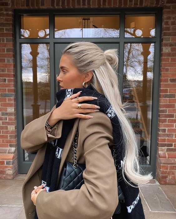 Опушено платинено русо