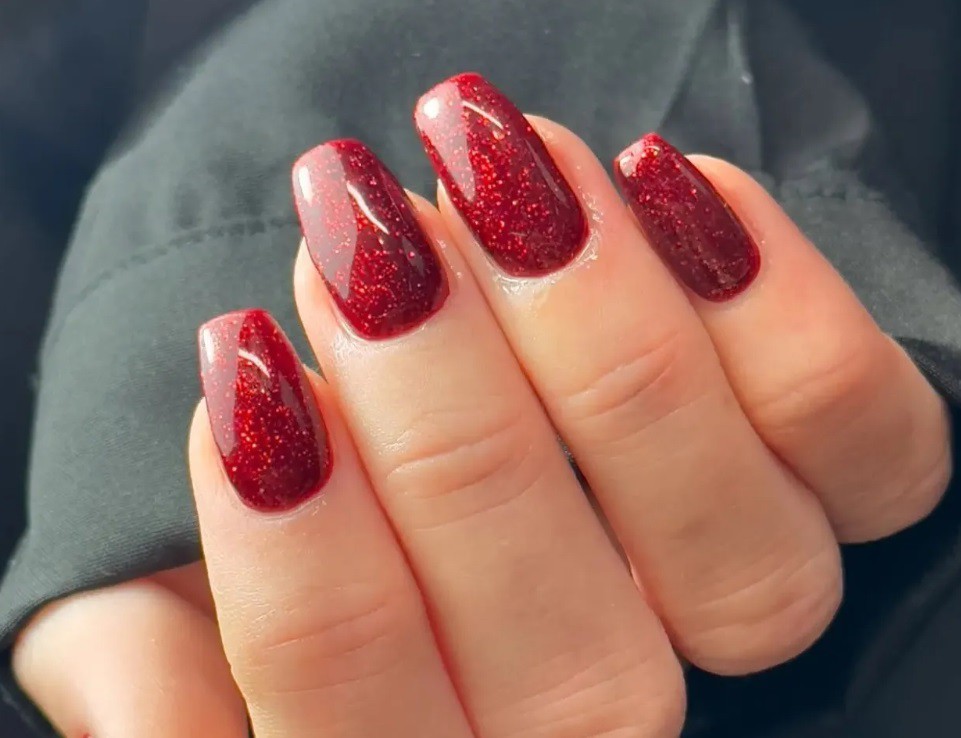 Червен брокат