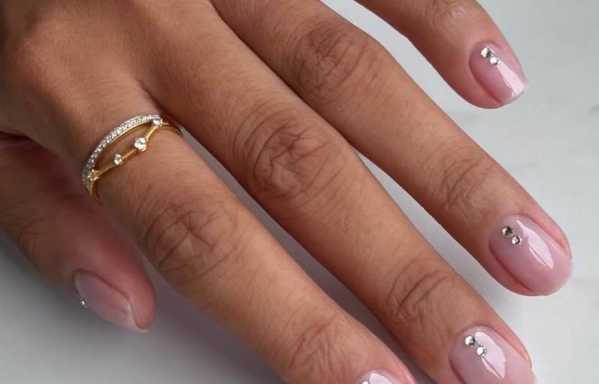 Маникюр с кристали
