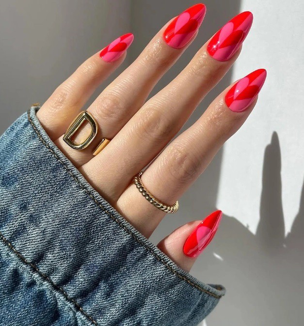 Маникюр със сърца