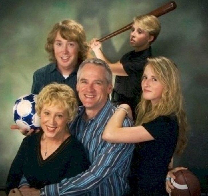 Странни семейни снимки