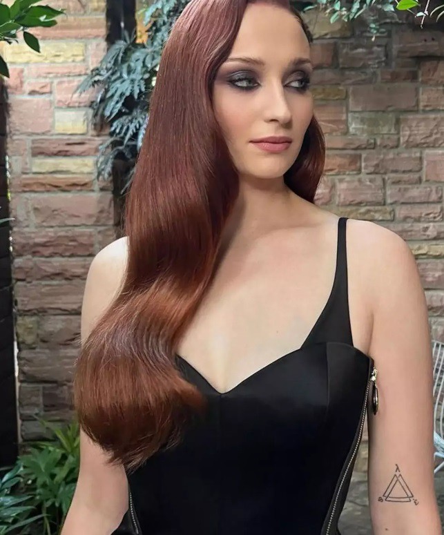 Студено червено