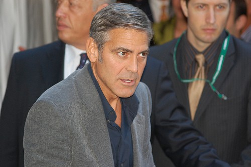 6. Джордж Клуни - продавач на обувки