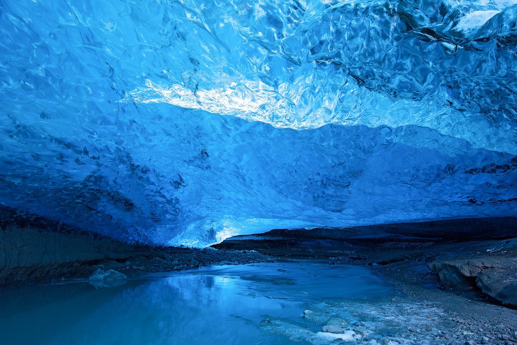 Кристалната ледена пещера, Исландия