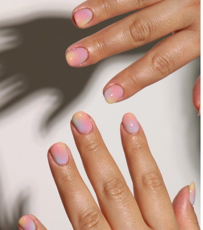 Градиентен маникюр