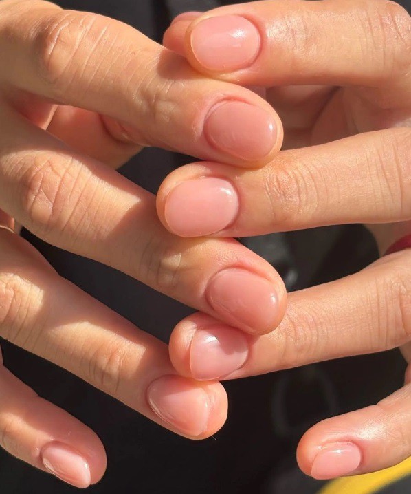 Нюд маникюр