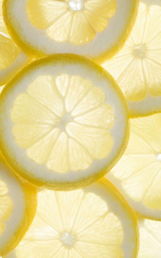 За петна по мрамор: Лимонов сок и сол