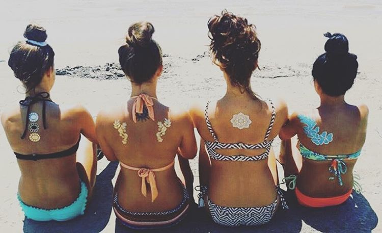Златни татуировки за плажа