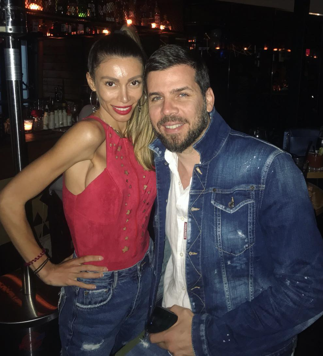 Мая с бащата на децата си