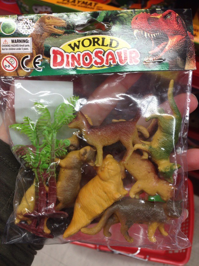 Котка или динозавър?