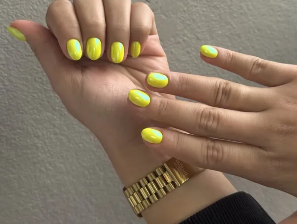 Неоново лимонено