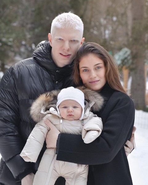 Бера и Нанука Гудавадзе с малкия им син