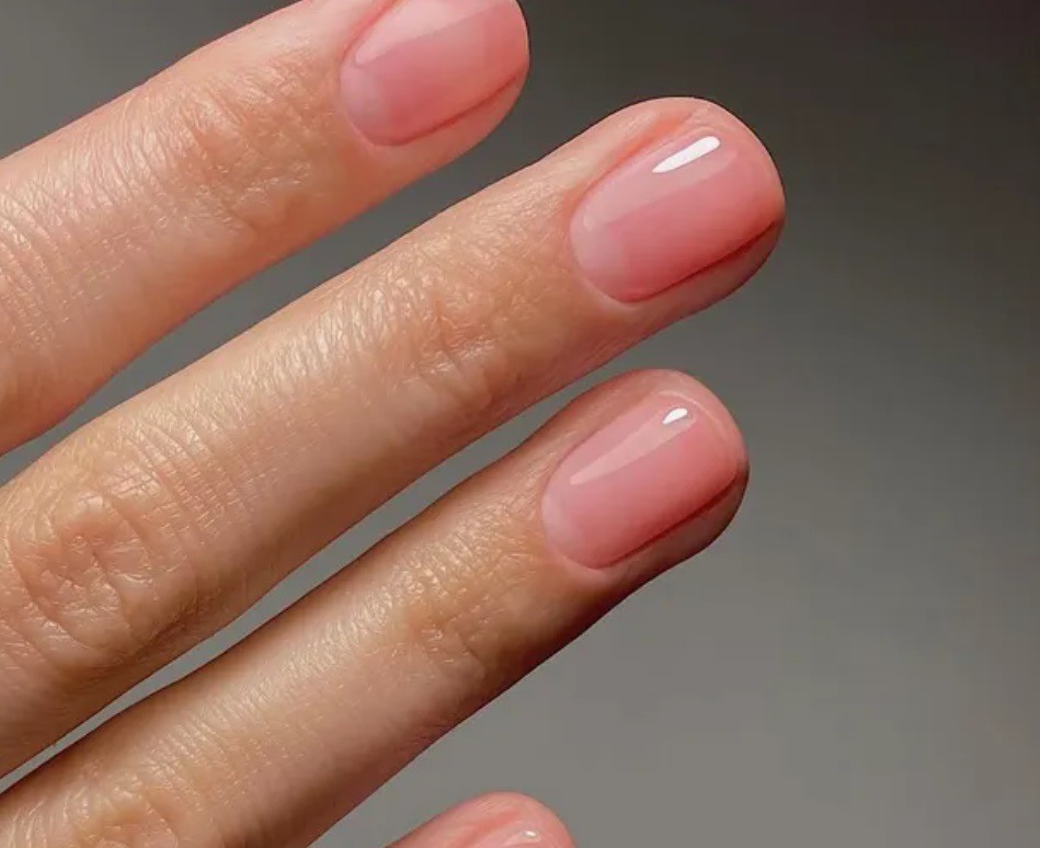 Гланц за устни