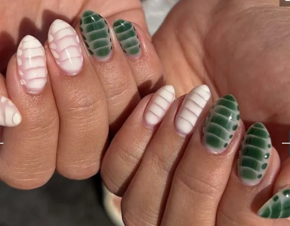 Идеи за маникюр с „цъфтящ“ лак