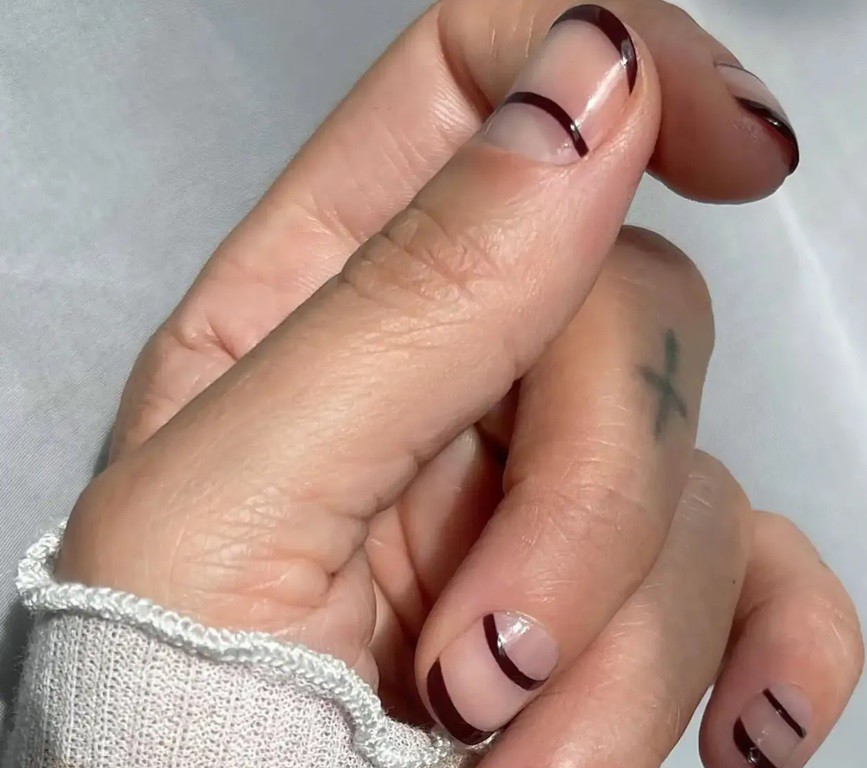 Двоен френски маникюр