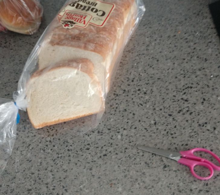 Така се отваря хляб