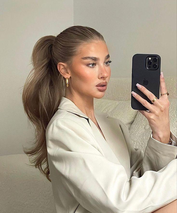 Висока конска опашка