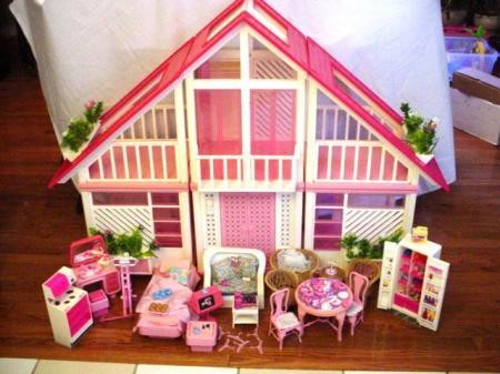 1992: Кукленската къща на Барби