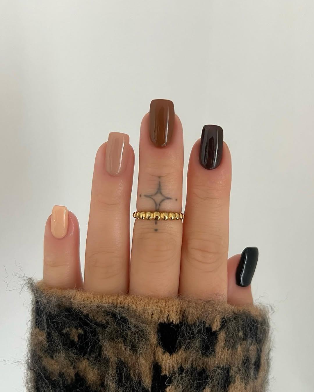 Маникюр за квадратни нокти за есента