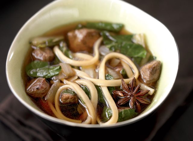 Азиатска телешка супа с нудъли 