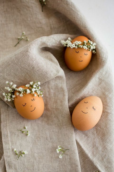 Яйца с венци от цветя