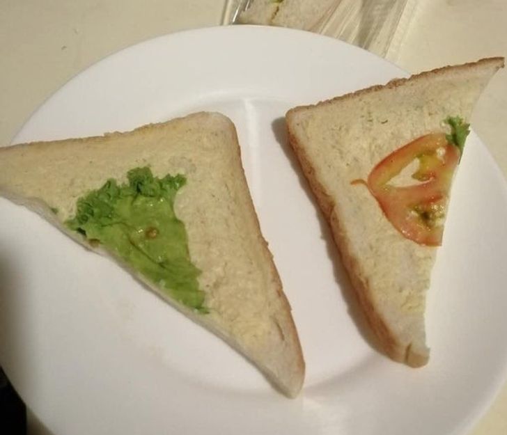 Когато си купиш сандвич и получиш това 