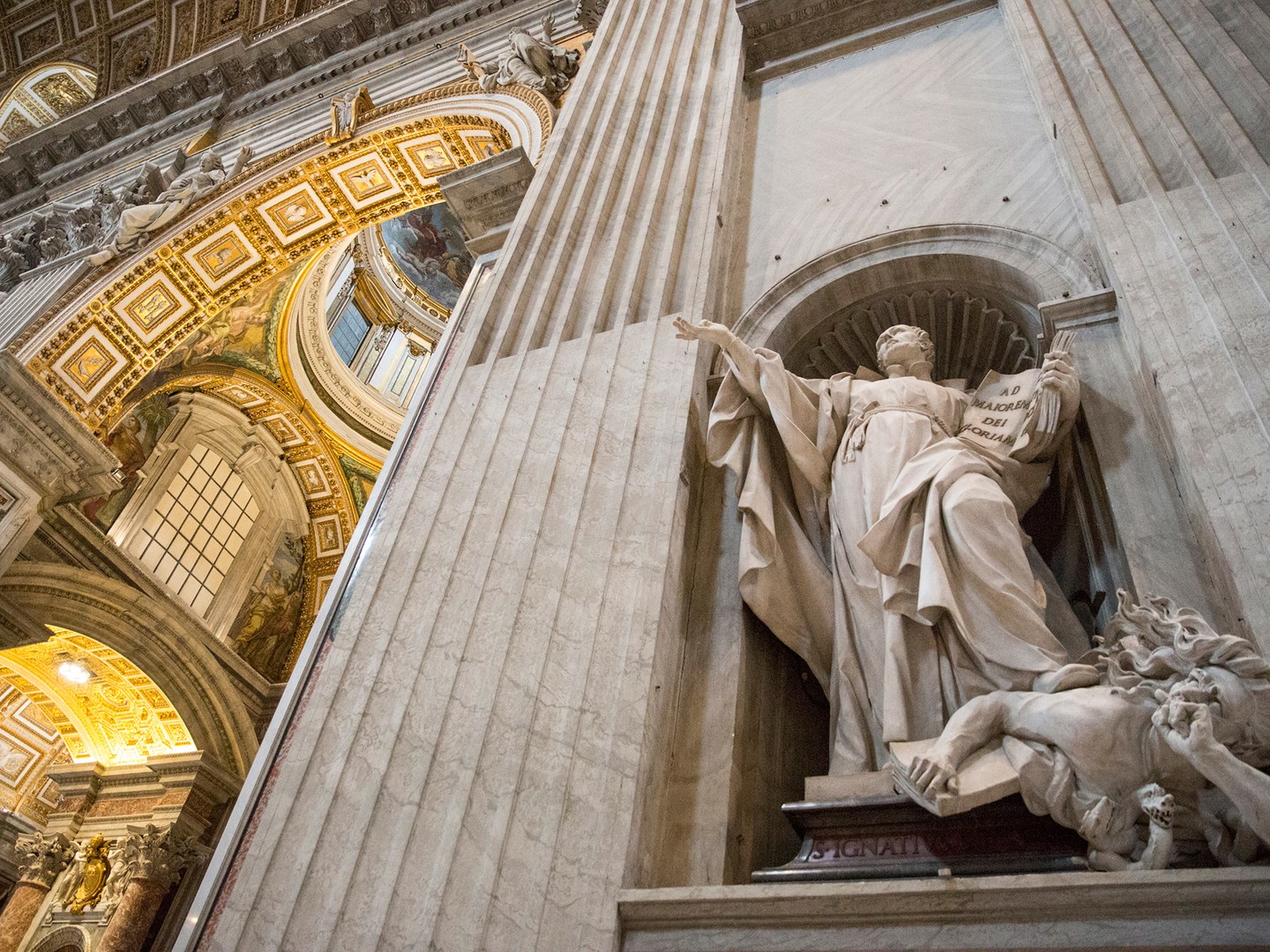 Ключики святого петра. Статуя Святого Петра в соборе Святого Петра. Статуя Святого Петра в Ватикане.