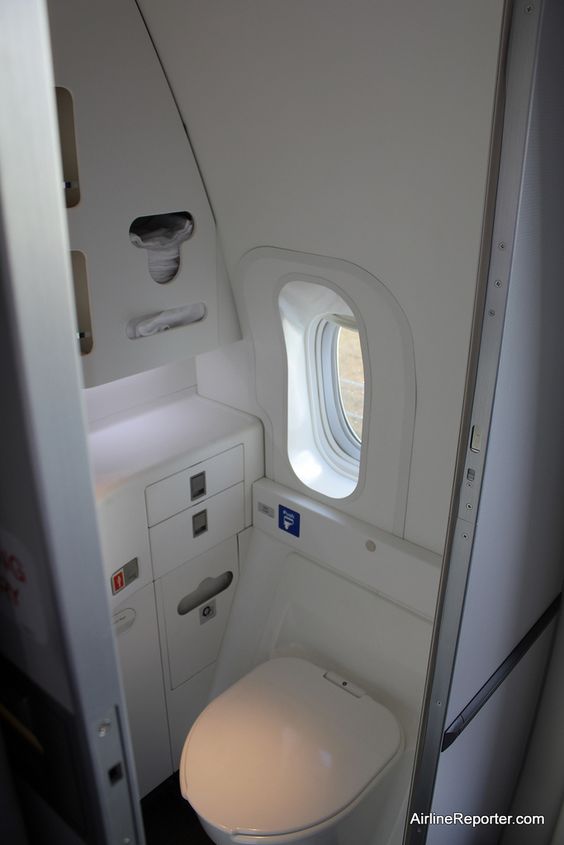 Без тоалетна хартия в самолета