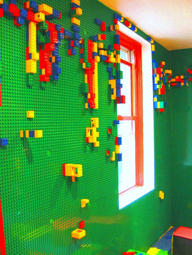 LEGO стена