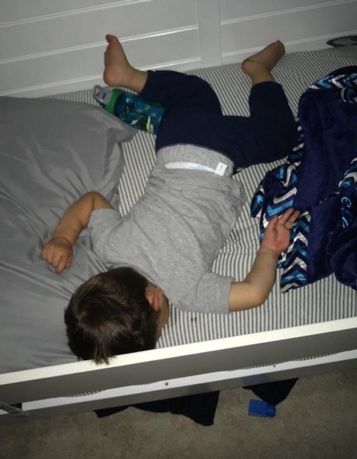 Стандартна детска поза за сън