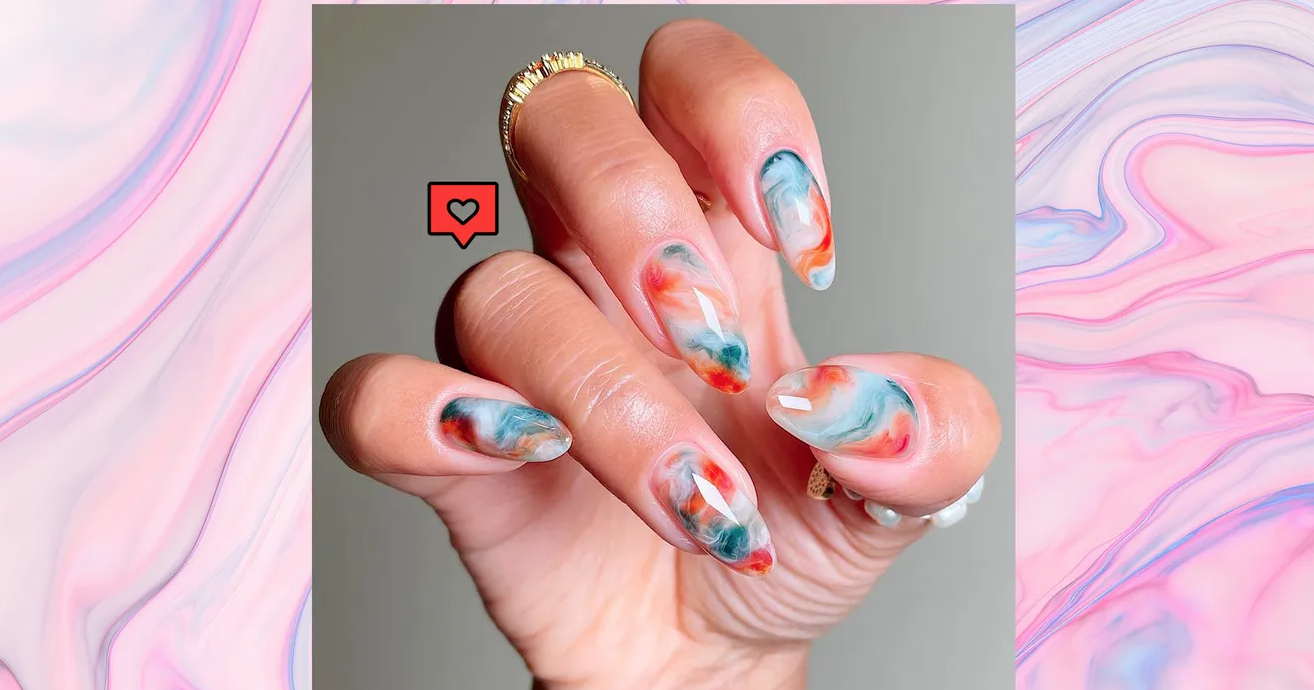 Петна, мъгла и мрамор: 10 невероятни дизайна за маникюр с „цъфтящ“ лак за нокти