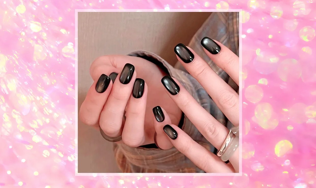 Елегантен минимализъм: 7 черни маникюра, които ще подобрят всяка новогодишна визия